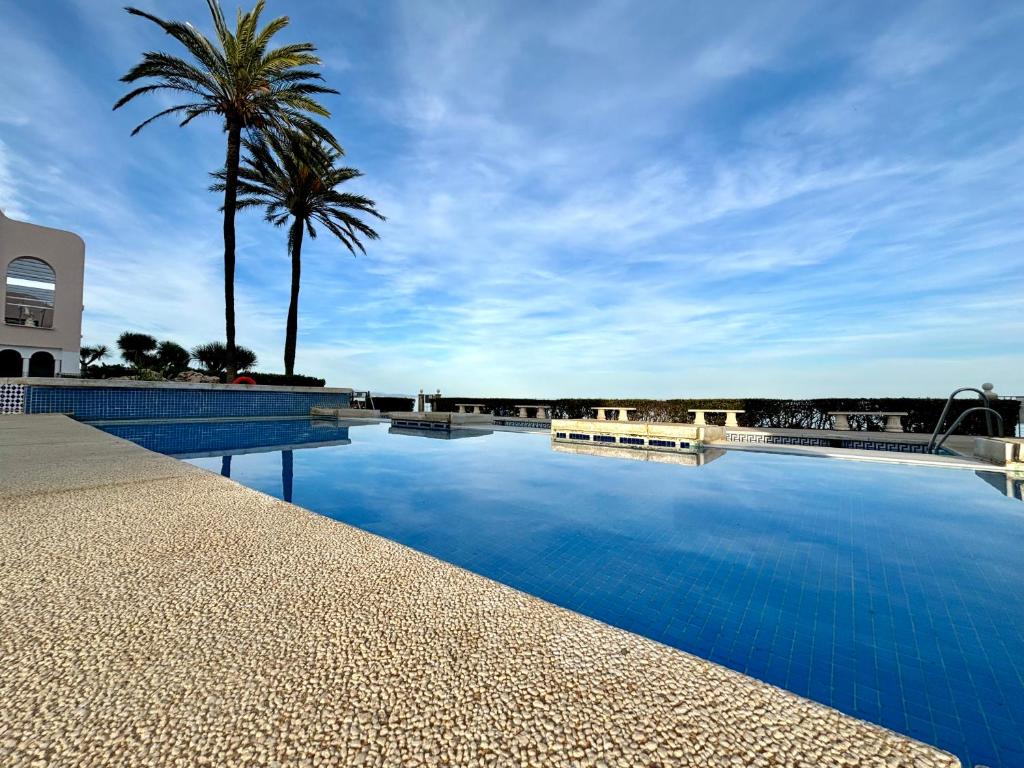 The swimming pool at or close to Diletta Beach Estepona