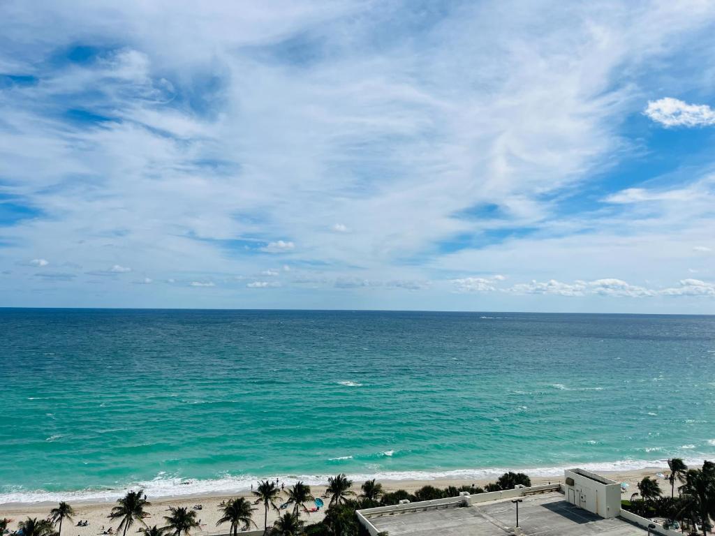 The Tides Condo on Hollywood - Apartment With Sea View