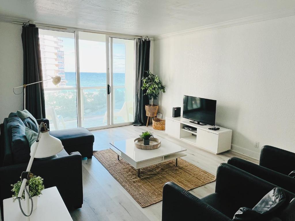 The Tides Condo on Hollywood - Apartment With Sea View