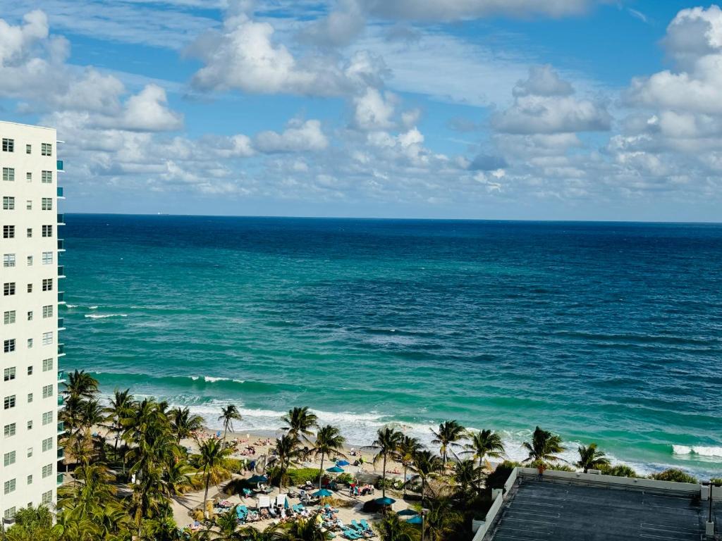 The Tides Condo on Hollywood - Apartment With Sea View