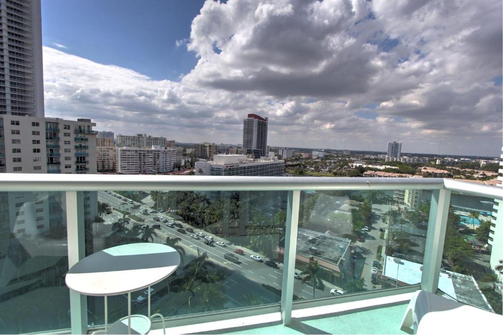 The Tides Condo on Hollywood - Penthouse Apartment