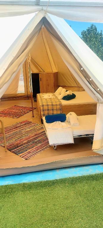 Postel nebo postele na pokoji v ubytování Ioannina Camping- Glamping