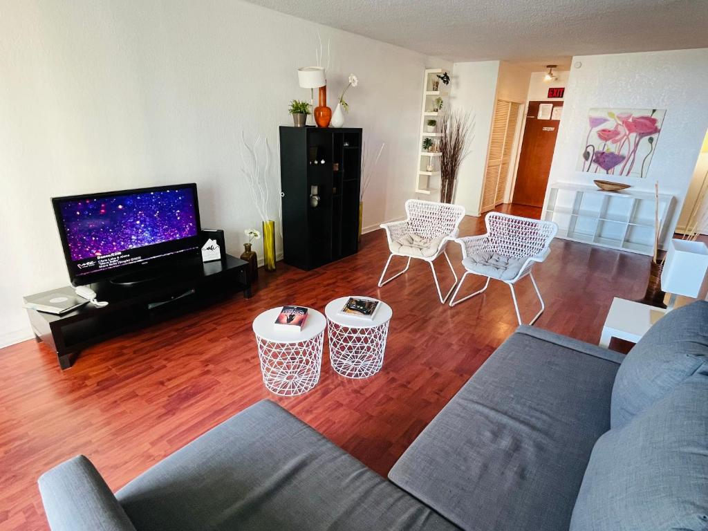 The Tides Condo on Hollywood - Two-Bedroom Apartment
