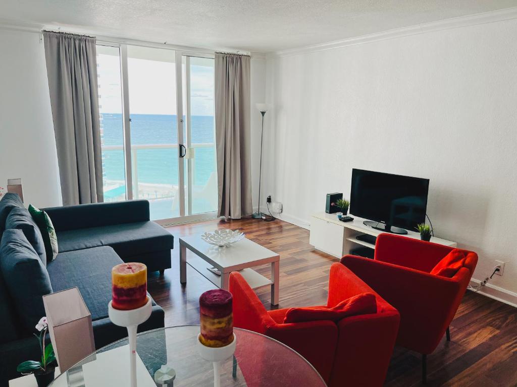 The Tides Condo on Hollywood - Two-Bedroom Apartment