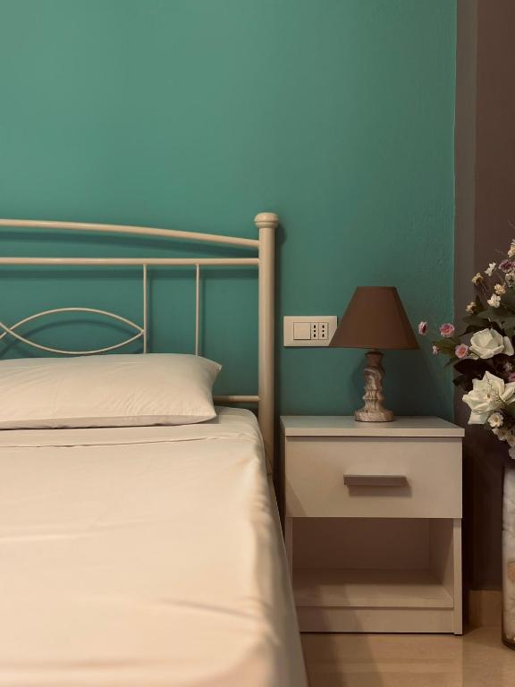 Una cama o camas en una habitación de Zante Heart 1 Bedroom Apartment