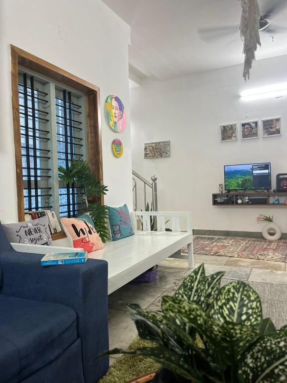 TV a/nebo společenská místnost v ubytování Flamingos villa - by Bodhi garden