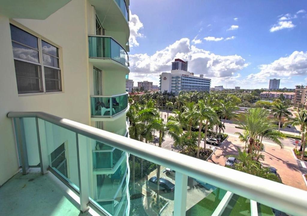 The Tides Condo on Hollywood - Family Room With Balcony