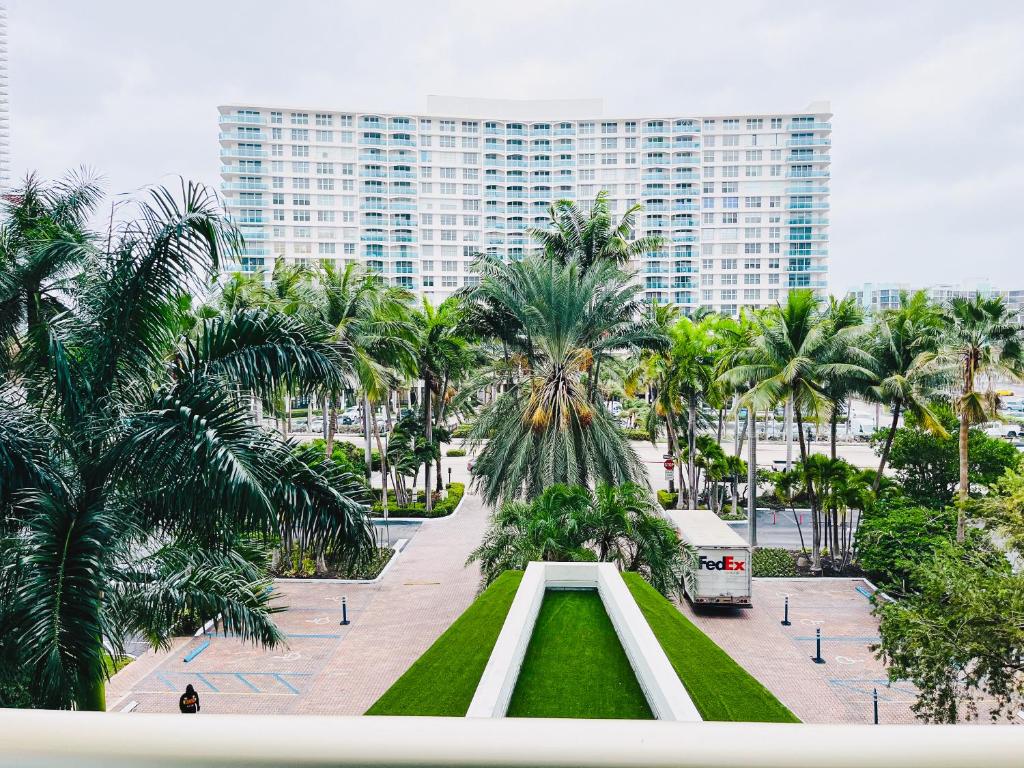The Tides Condo on Hollywood - One-Bedroom Apartment