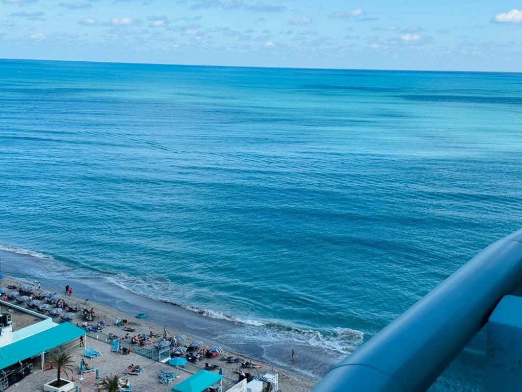 The Tides Condo on Hollywood - One-Bedroom Apartment