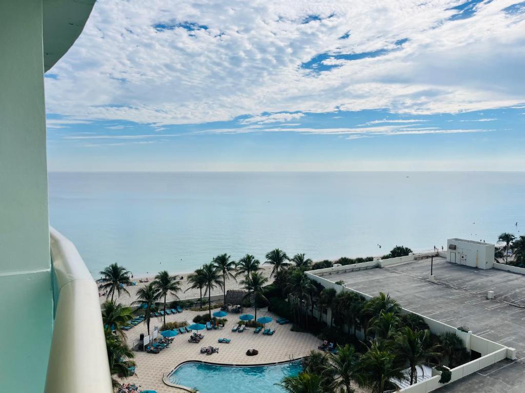 The Tides Condo on Hollywood - One-Bedroom Apartment