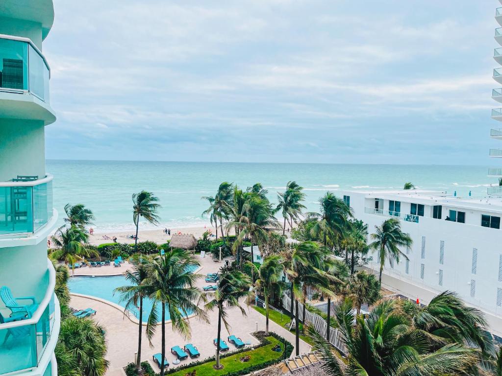 The Tides Condo on Hollywood - One-Bedroom Apartment