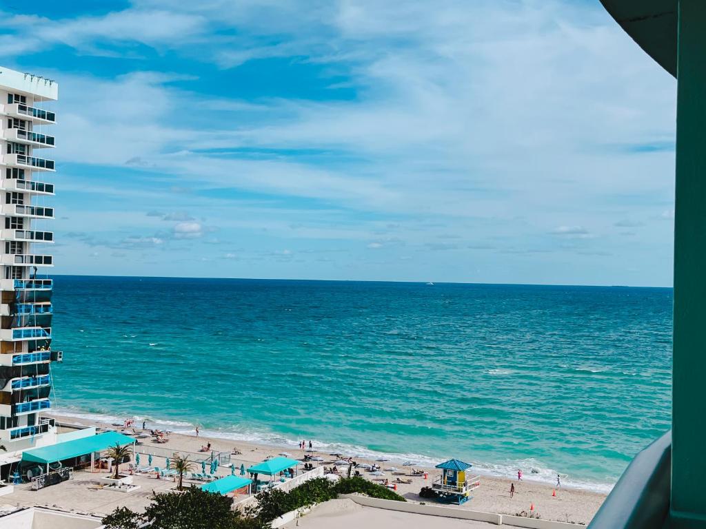 The Tides Condo on Hollywood - One-Bedroom Apartment