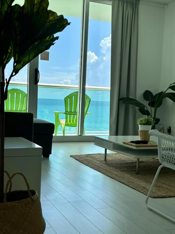 The Tides Condo on Hollywood - One-Bedroom Apartment