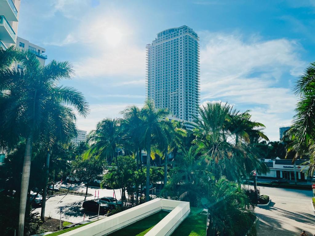 The Tides Condo on Hollywood - Superior Apartment