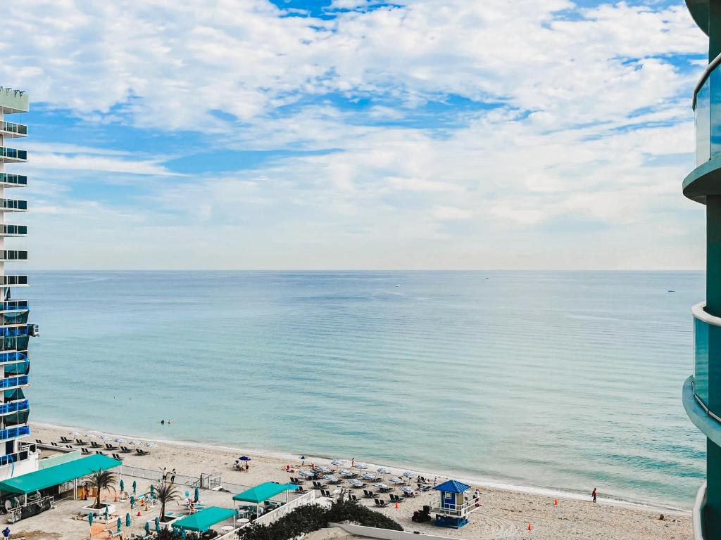 The Tides Condo on Hollywood - One-Bedroom Apartment