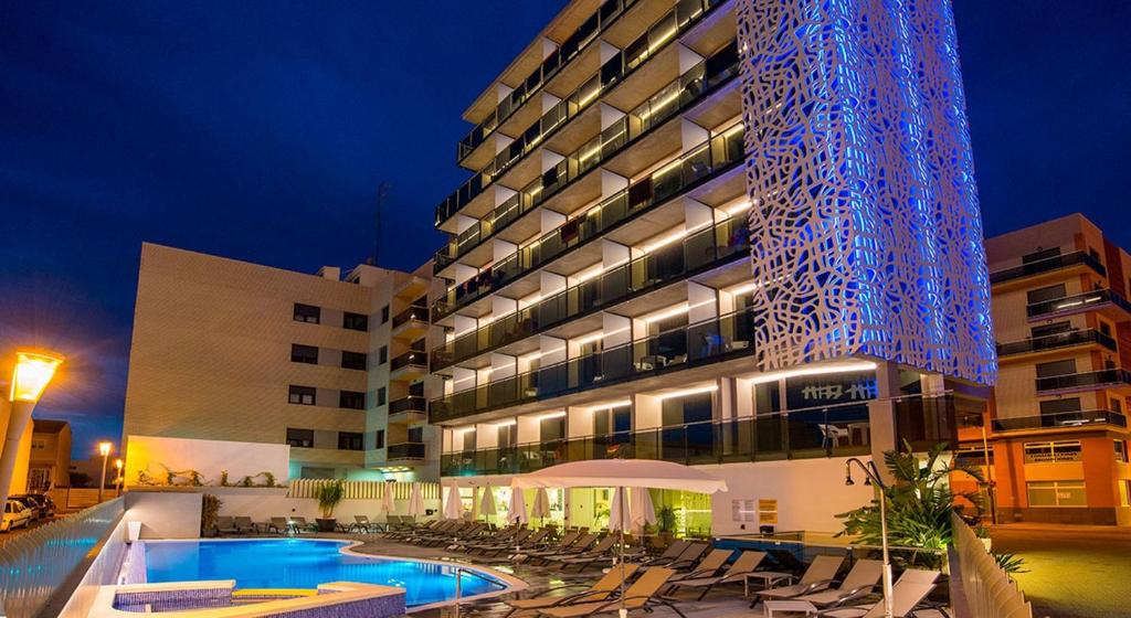 Bazén v ubytování Hotel RH Vinarós Aura nebo v jeho okolí