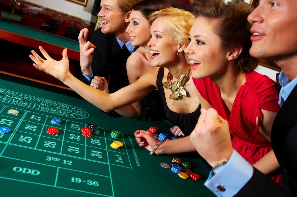 
King Suite with Whirlpool - Casino package – Includes $50 casino credit
