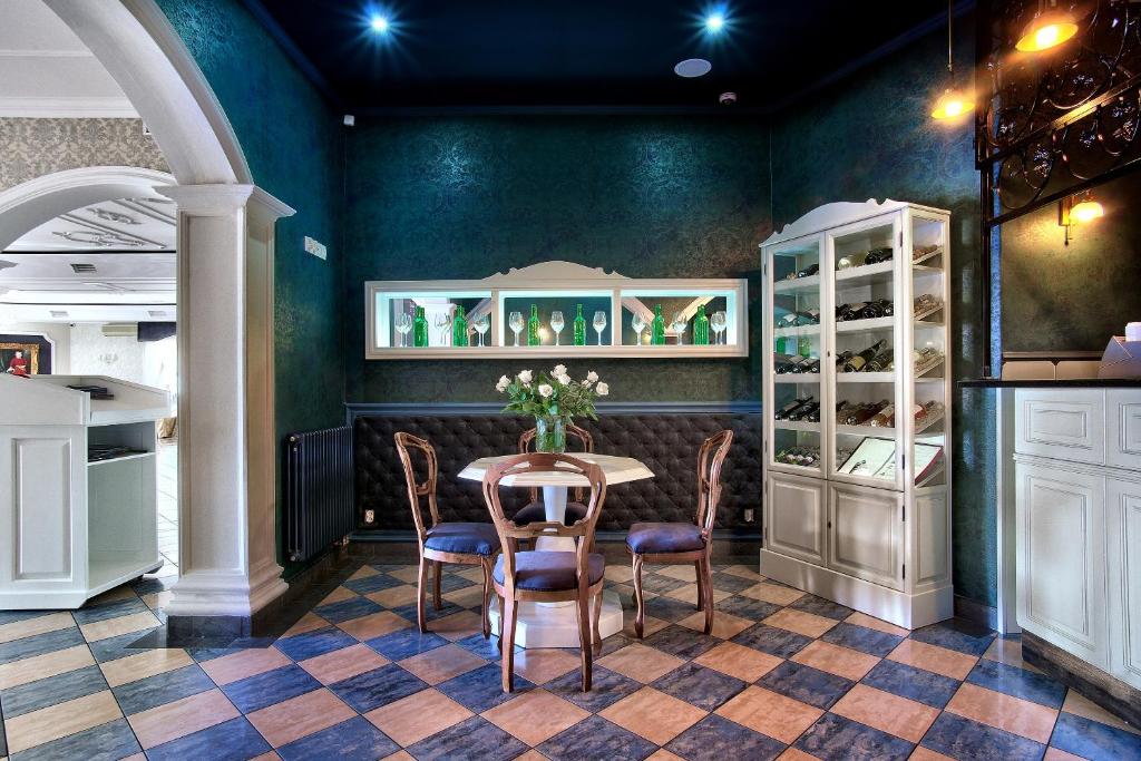 Dwór Czarneckiego - 18