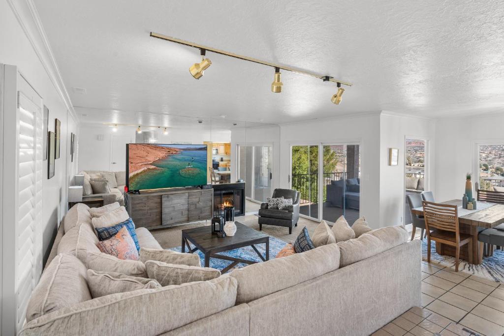 Χώρος καθιστικού στο St George Vacation Rental Condo sleeps 9 guest with Resort Amenities