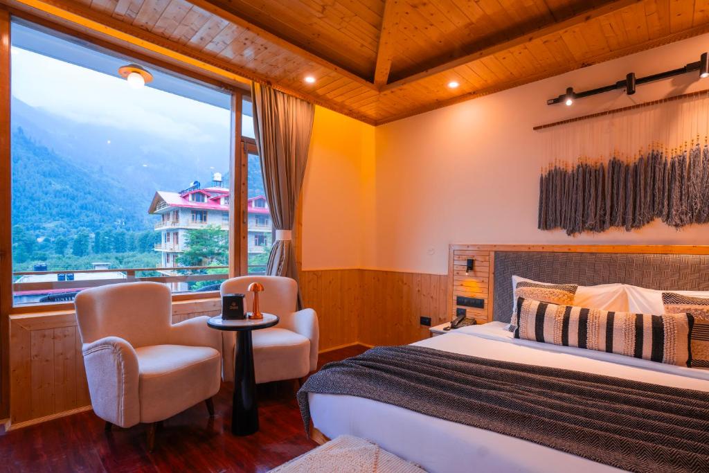 Nespecifikovaný výhled na hory nebo výhled na hory při pohledu z hostelu