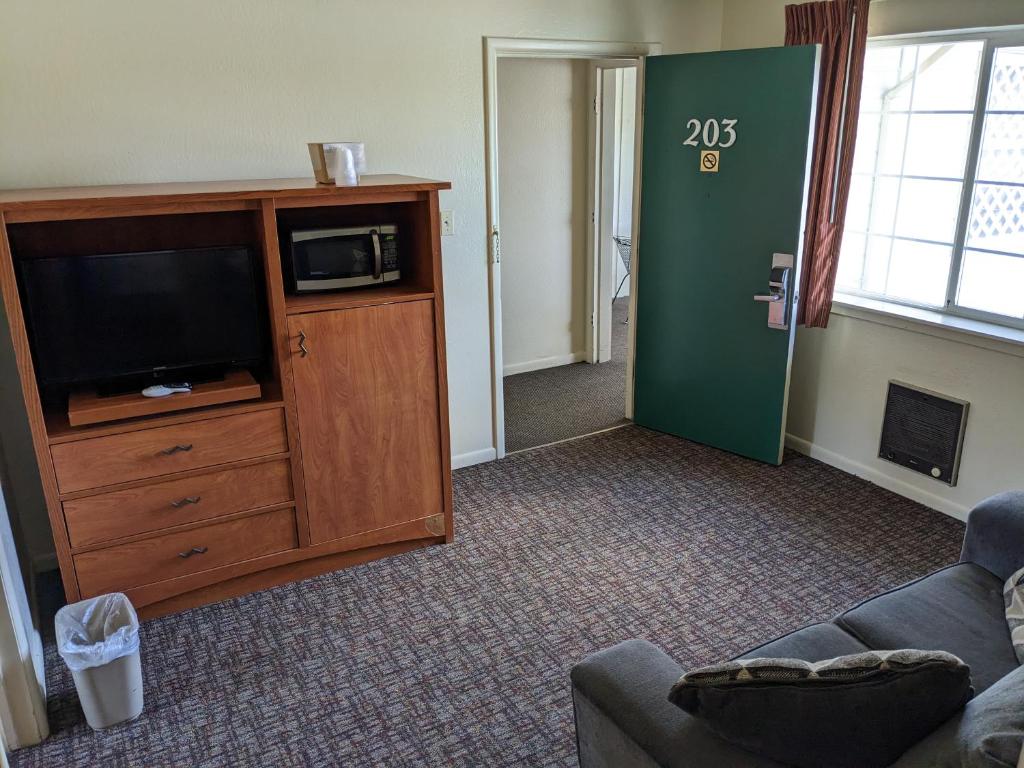 Hi-Lo Motel, Cafe and RV Park Mount Shasta Area - Suite Deluxe Con Cama Extragrande
