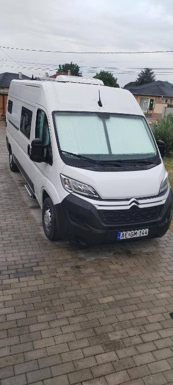 Fotografie z fotogalerie ubytování Lakoautó Berlés Luxus negykereken 2 Kastenwagen v destinaci Győrladamér