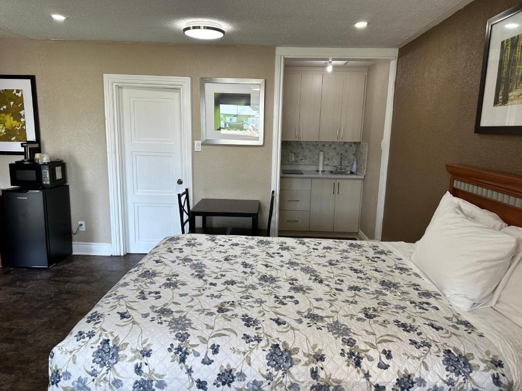 Champlain Motor Inn - Habitación De La Reina