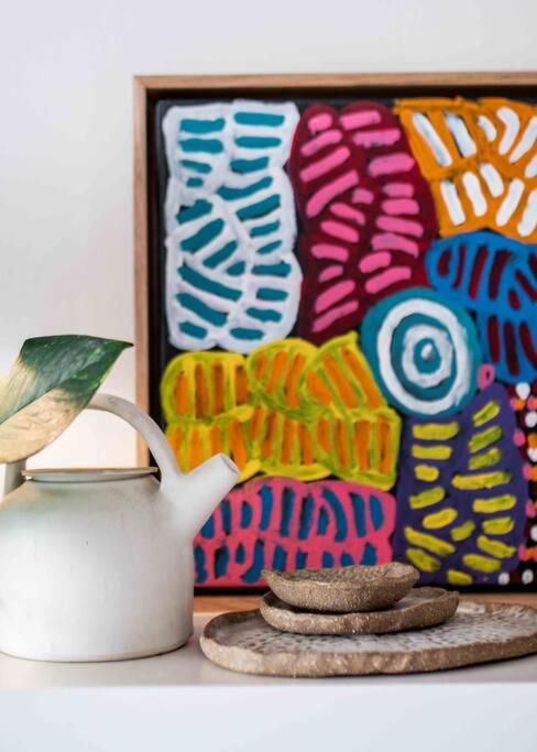 The Artist Retreat 2BR Home 4mins from MCG - Two-Bedroom House