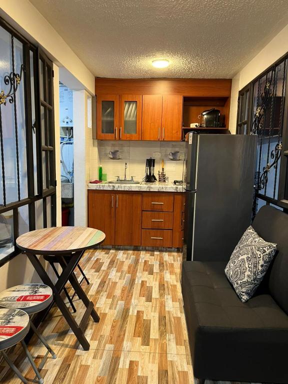 Kuchyň nebo kuchyňský kout v ubytování APARTASUITES BOGOTA 53 - 101a