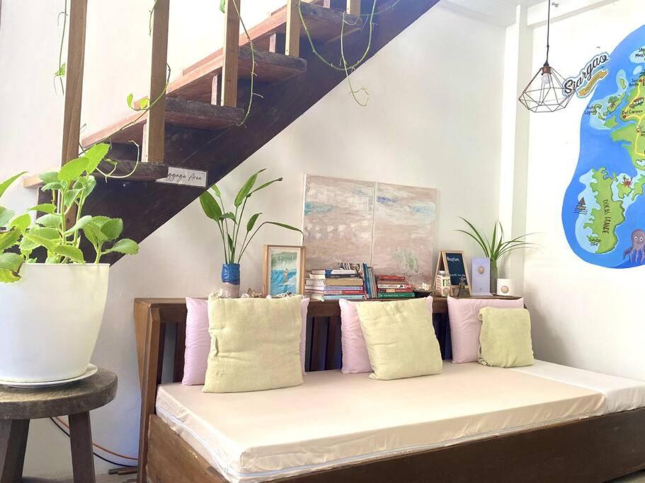 Area tempat duduk di Secret Spot Siargao