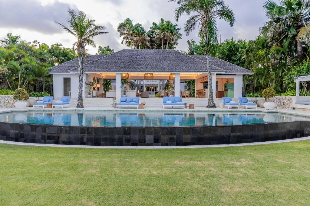 Villa with Sea View