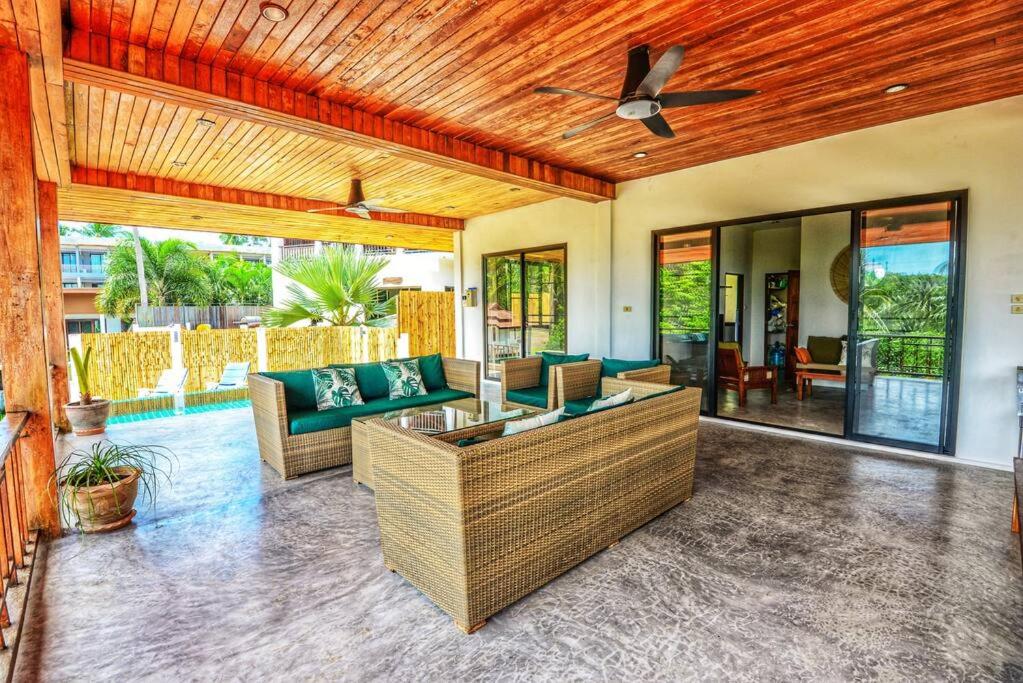 Bazén v ubytování Tropical Villa Koh Tao nebo v jeho okolí