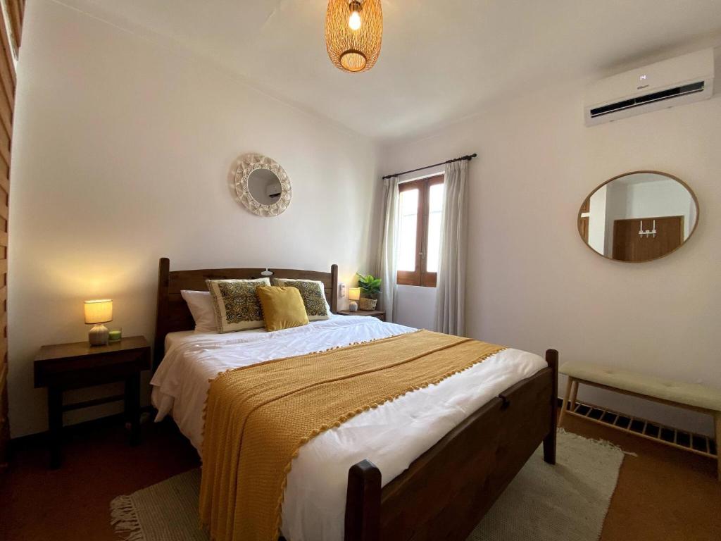 Casa Martinho Cozy Retreat in the Heart of Ponta Delgada