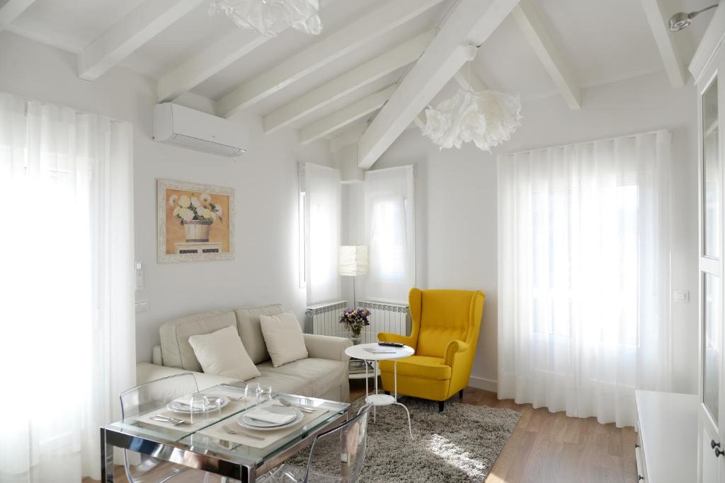 Gallery image of Navarra Chic Apartment & Terrace in Pamplona