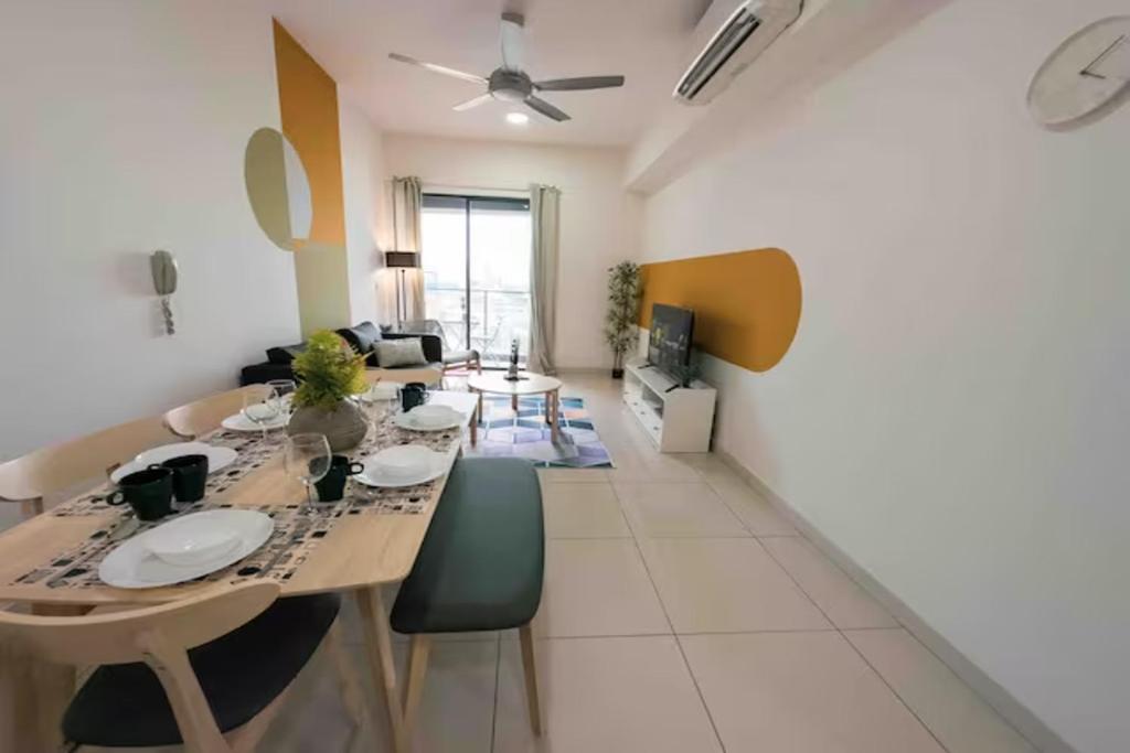 Continew Residence Cozy Suite by GUESTONIC - Two-Bedroom Family Apartment