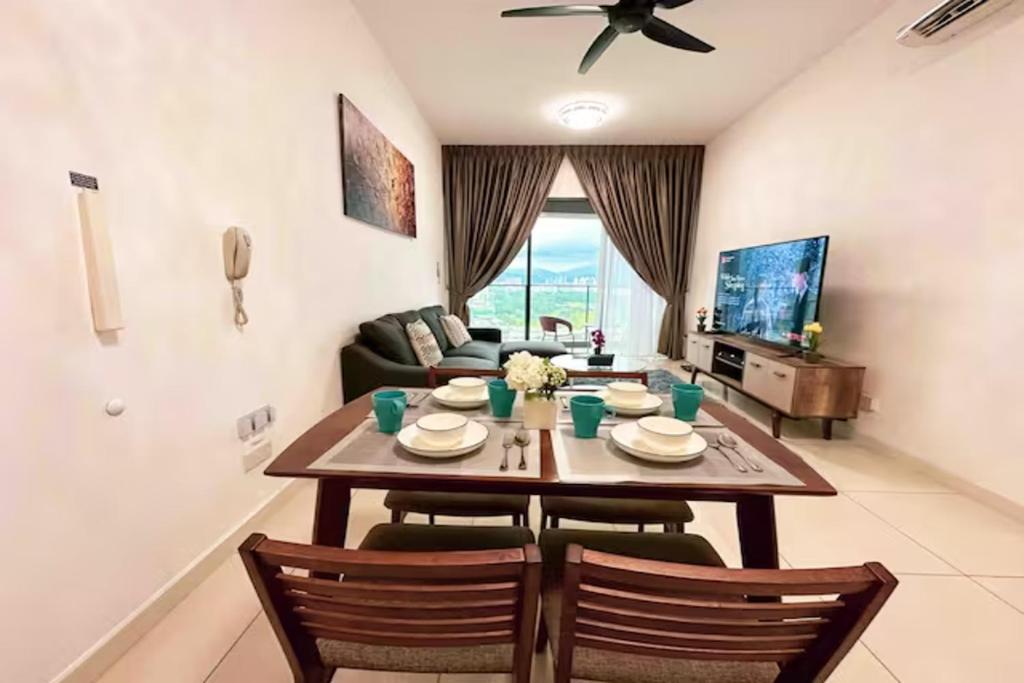 Continew Residence Cozy Suite by GUESTONIC - Two-Bedroom Apartment