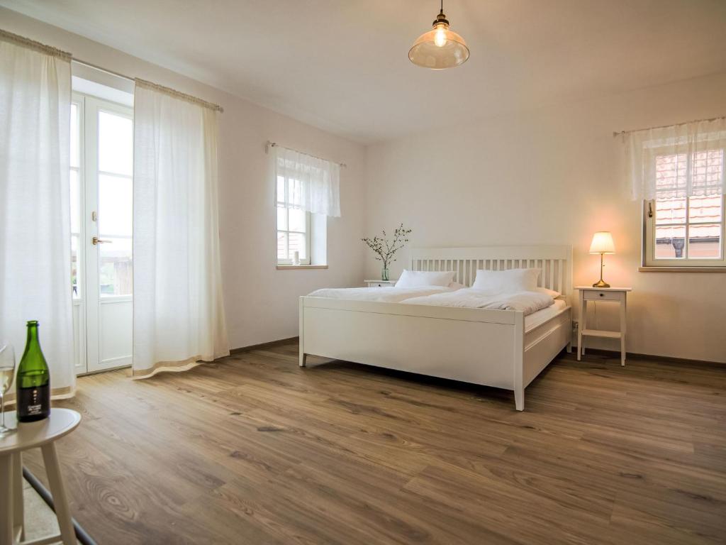 Postel nebo postele na pokoji v ubytování Apartment Zvonková by Interhome