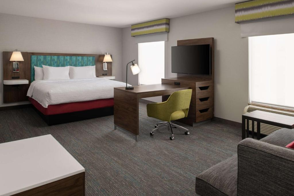 Hampton Inn and Suites Seattle - Airport / 28th Avenue - 