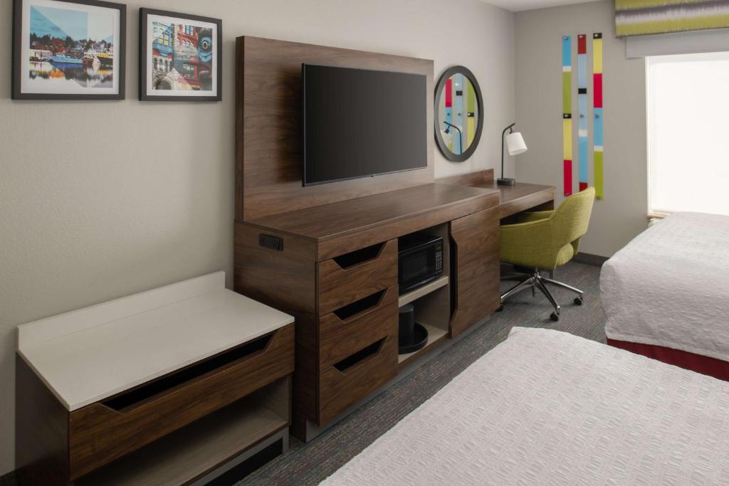 Hampton Inn and Suites Seattle - Airport / 28th Avenue - 