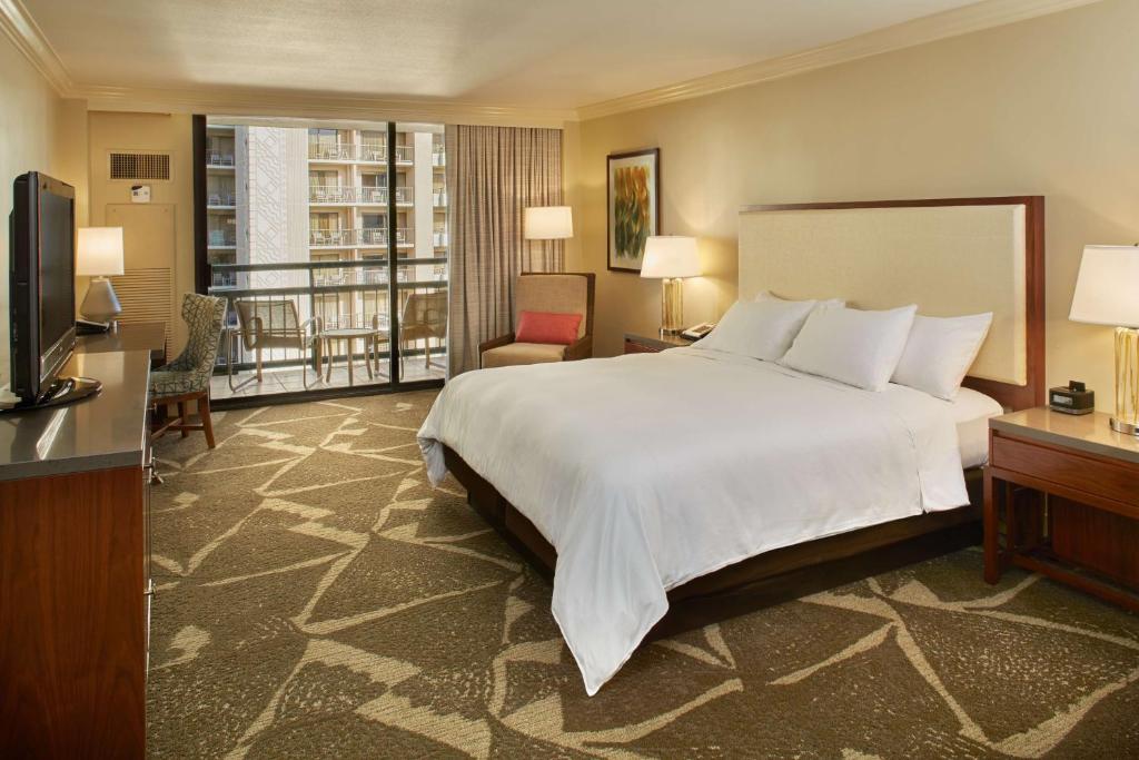 Hilton Hawaiian Village Waikiki Beach Resort - Diamond Head Tower King Room With Resort View