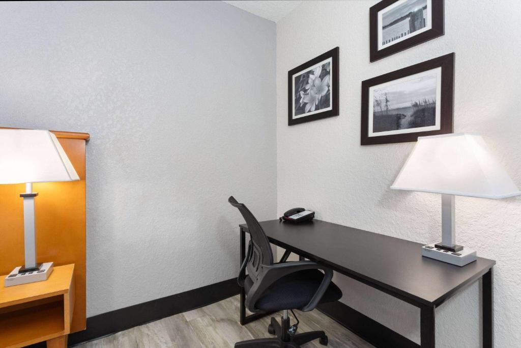 Fotografie z fotogalerie ubytování La Quinta Inn by Wyndham Cocoa Beach-Port Canaveral v destinaci Cocoa Beach