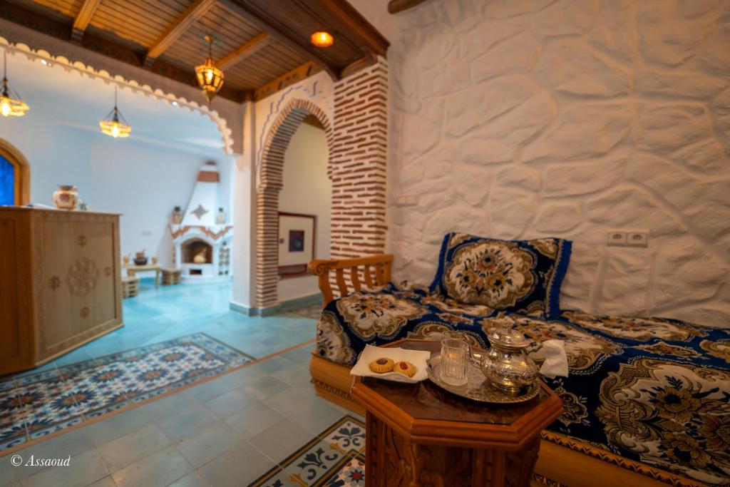 Khu vực ghế ngồi tại Riad ALHAMBRA