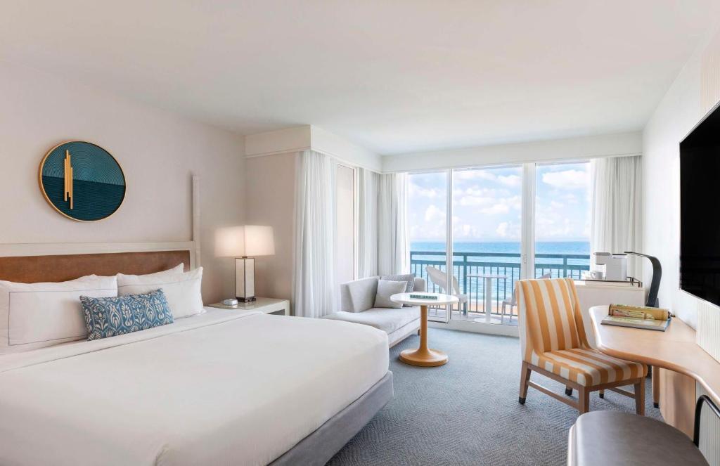 The Singer Oceanfront Resort, Curio Collection by Hilton - 