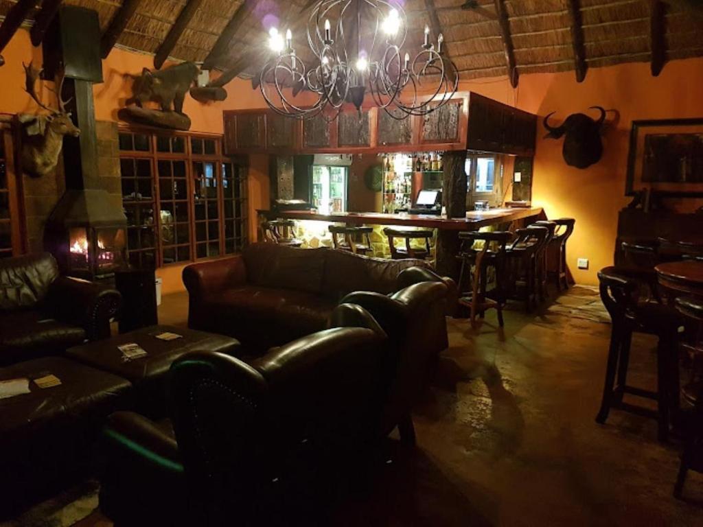 Posezení v ubytování Thaba Tshwene Game Lodge