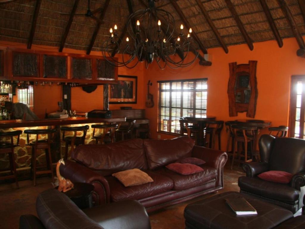 Posezení v ubytování Thaba Tshwene Game Lodge