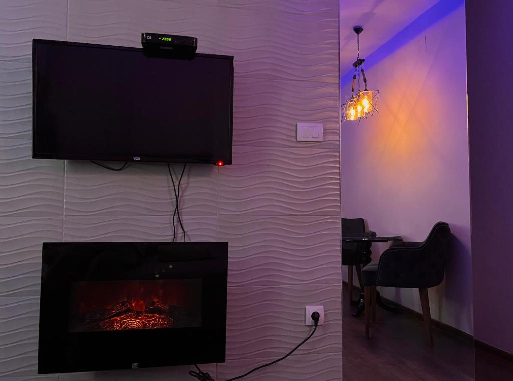 TV a/nebo společenská místnost v ubytování STUDIO DJORDJO