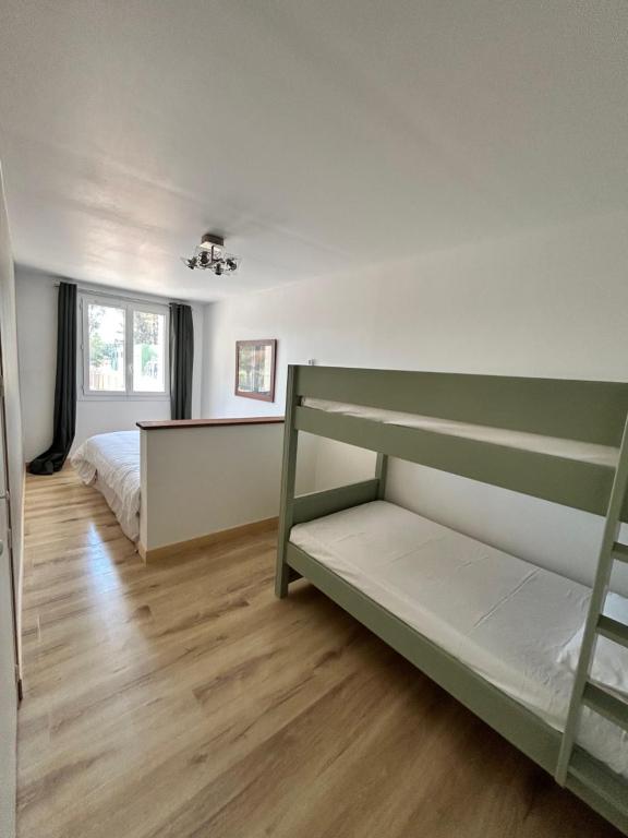 La Capucelle - Quadruple Room With Garden View