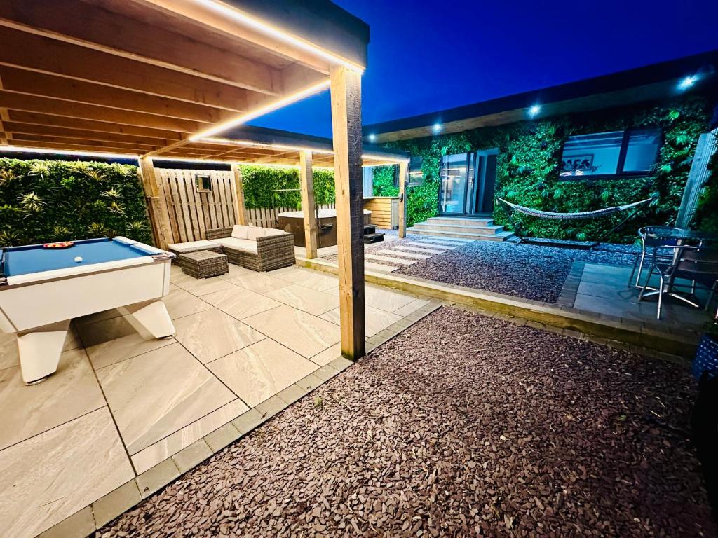 Hazells Lodge Farm Stay Sleeps 2 Hottub Pool Table at Ayrshire Rural