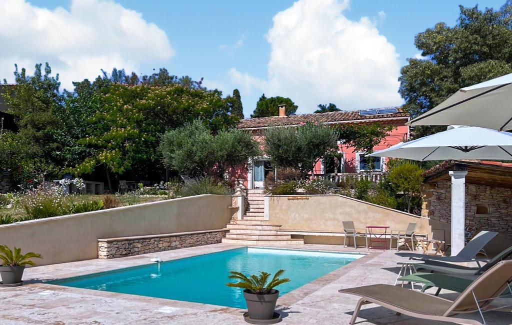 Kolam renang di atau dekat dengan Awesome Home In Rochefort Du Gard