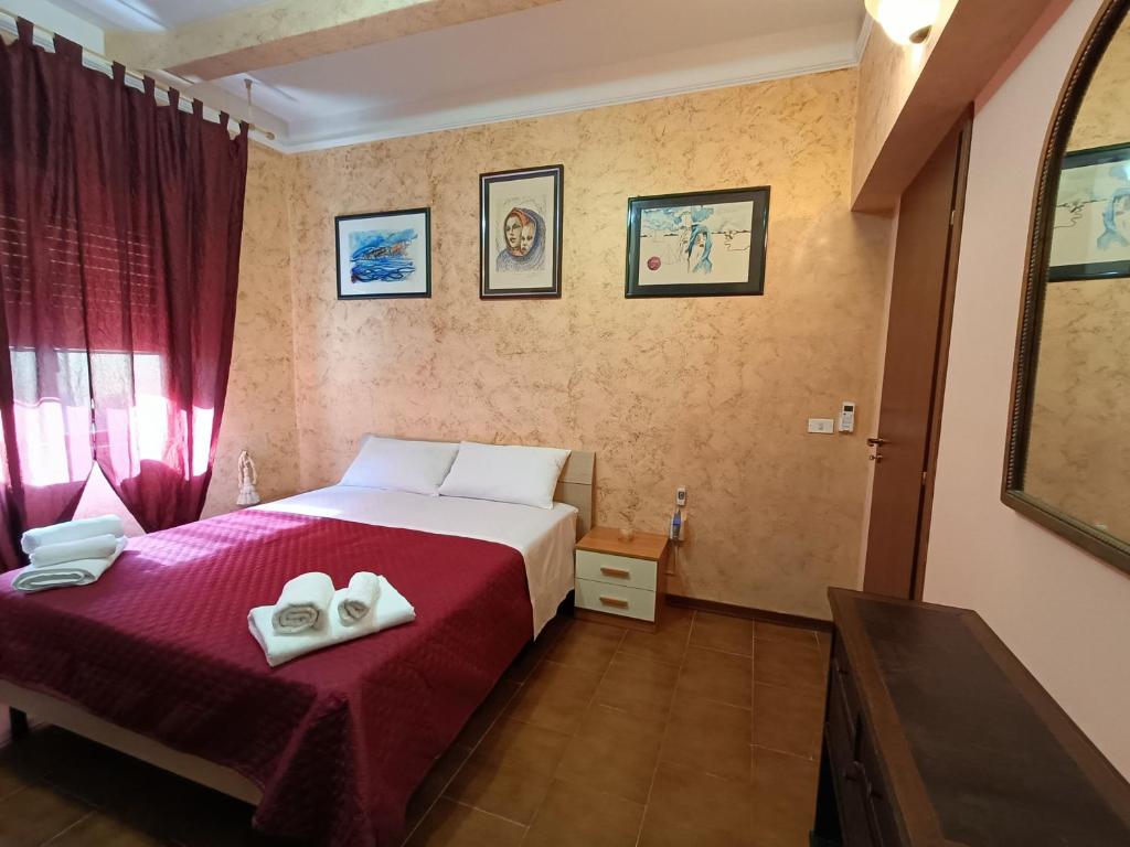 Xenion Guest House - Double Room With Private Bathroom